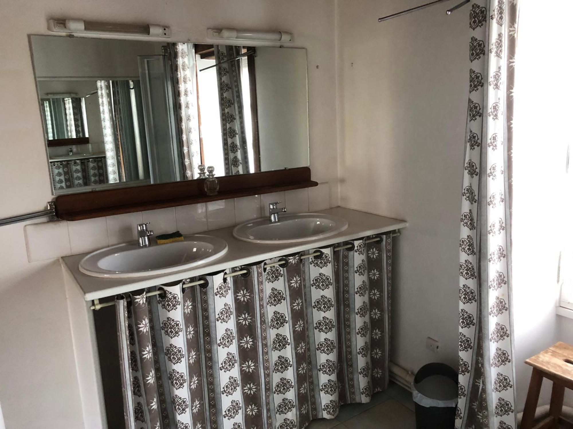 La Vieille Cure, Spa, Wifi A 20 Min Des Plages La Jonchere 外观 照片
