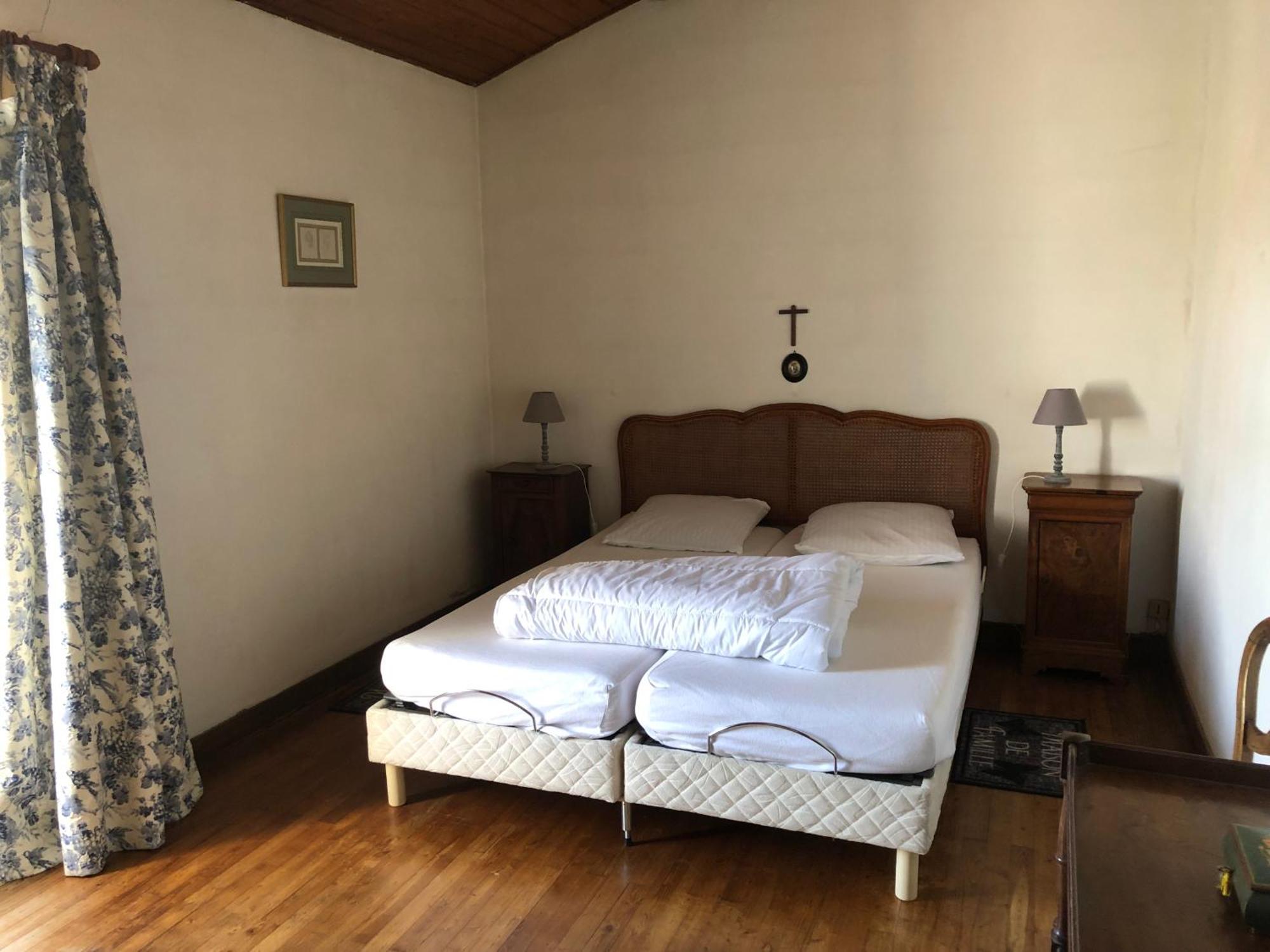 La Vieille Cure, Spa, Wifi A 20 Min Des Plages La Jonchere 外观 照片