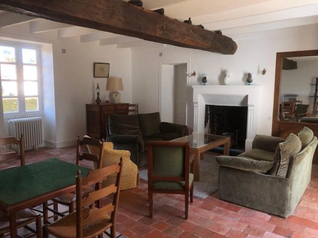 La Vieille Cure, Spa, Wifi A 20 Min Des Plages La Jonchere 外观 照片