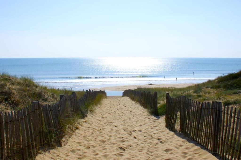 La Vieille Cure, Spa, Wifi A 20 Min Des Plages La Jonchere 外观 照片